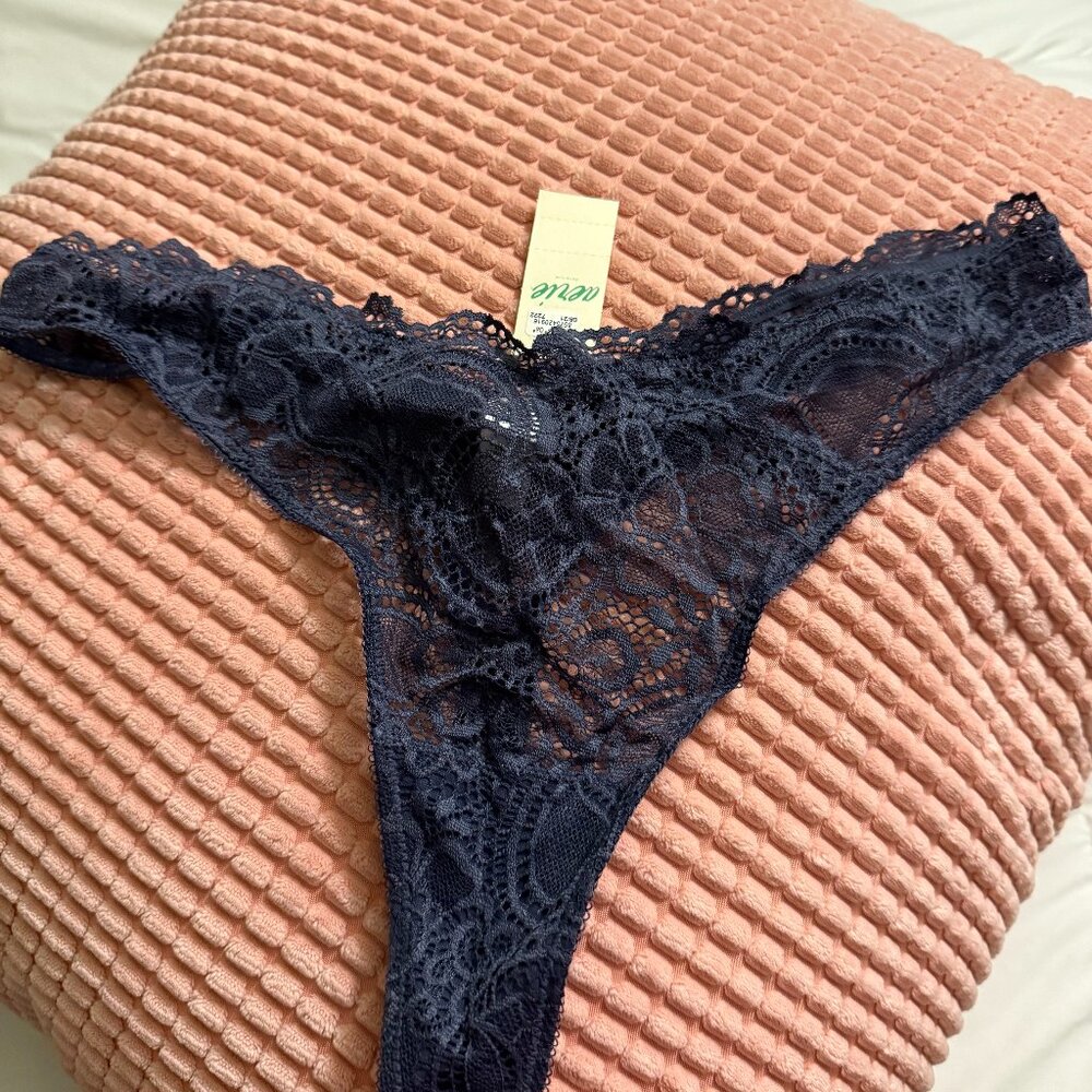 Lace Thong-Navy